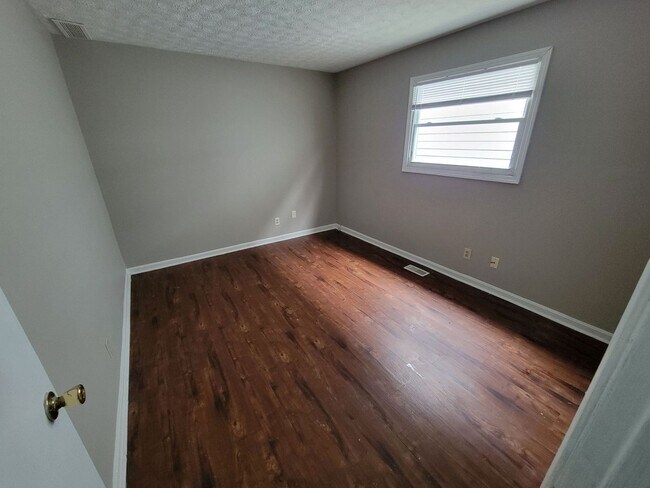 Building Photo - **Deposit Special $500** 1024 Franklin St ...