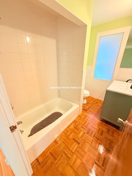 Building Photo - 10 Packard Ave