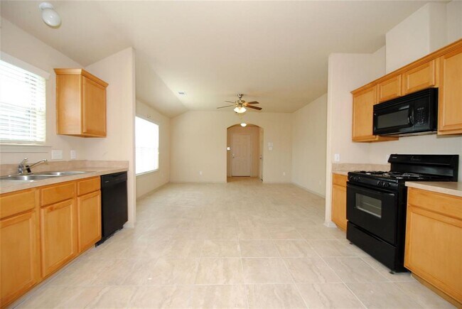 Building Photo - 2703 Alvar Dr