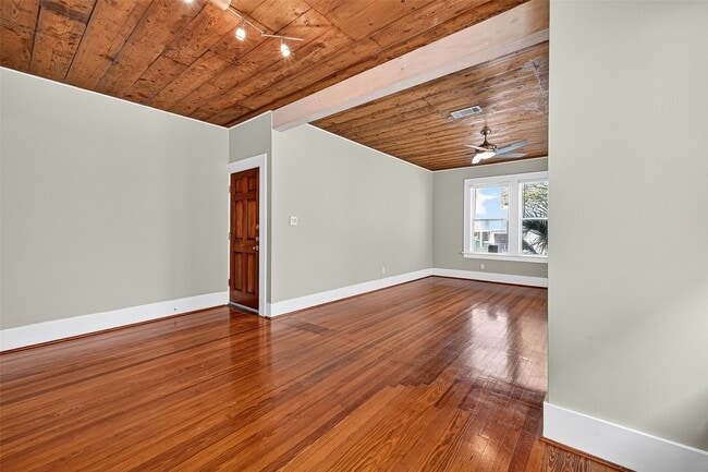 Building Photo - 711 Fargo St