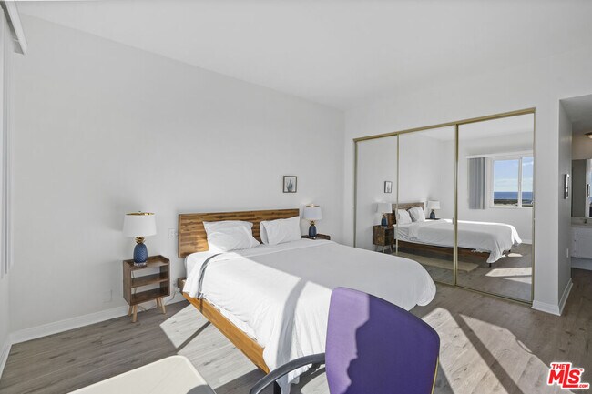 Building Photo - 18103 W Coastline Dr