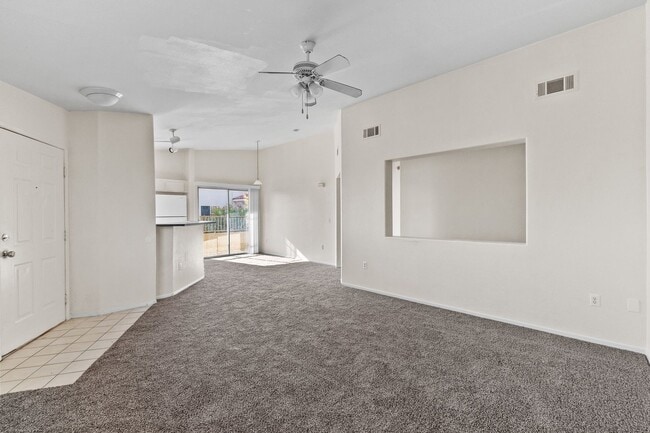 Building Photo - 2nd Floor Condo in a Gated Northeast Commu...