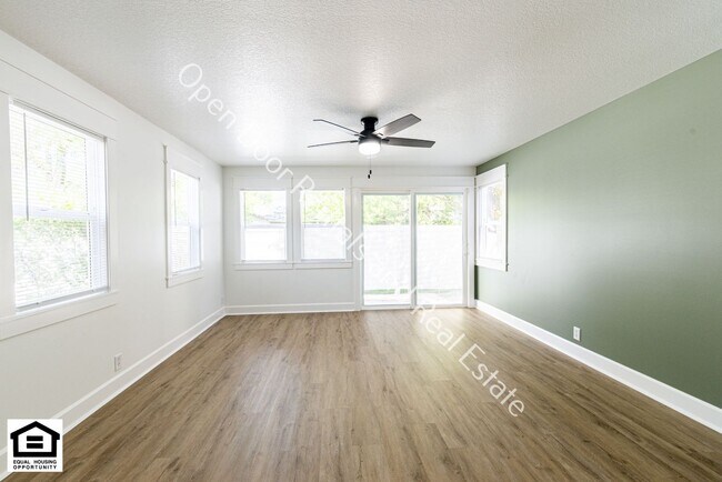 Building Photo - 15012 Tally Ho Dr