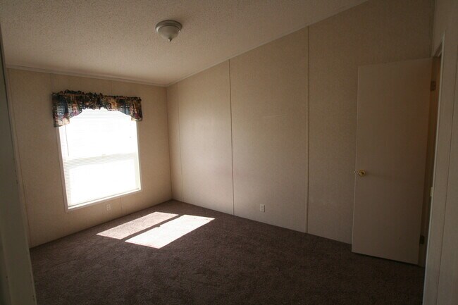 Building Photo - 2747 Olivine St