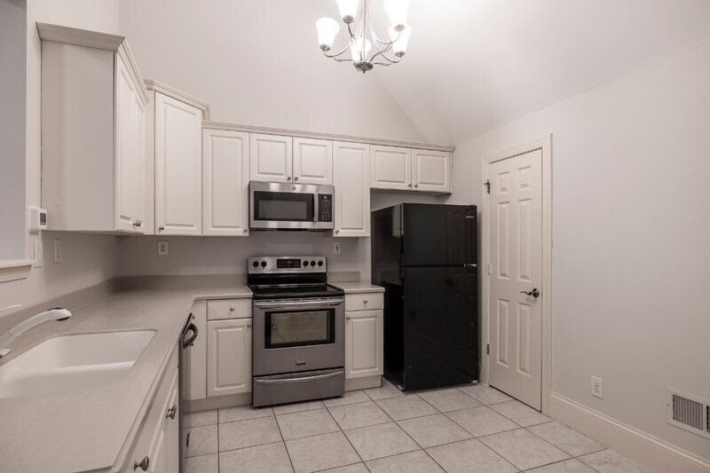 Building Photo - 2801 Spreading Oaks Dr NW