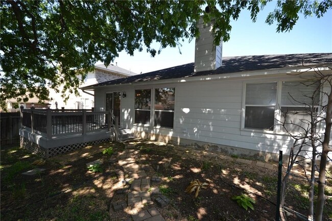 Building Photo - 1803 Ascot Ln