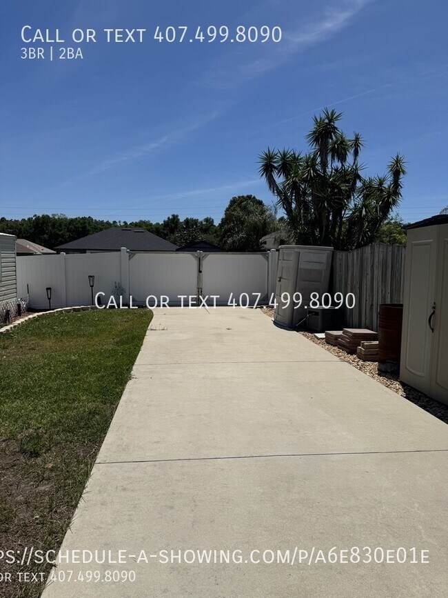 Building Photo - 13500 Biscayne Dr