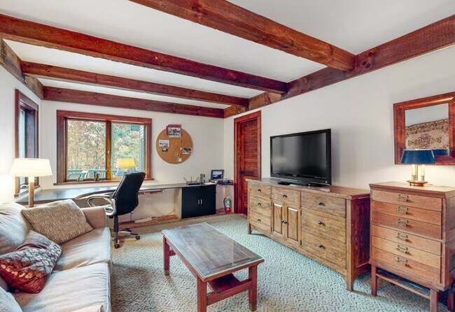 Building Photo - 84 Juniper Ridge Rd