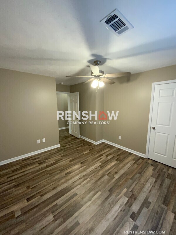 Building Photo - 469 Dana St