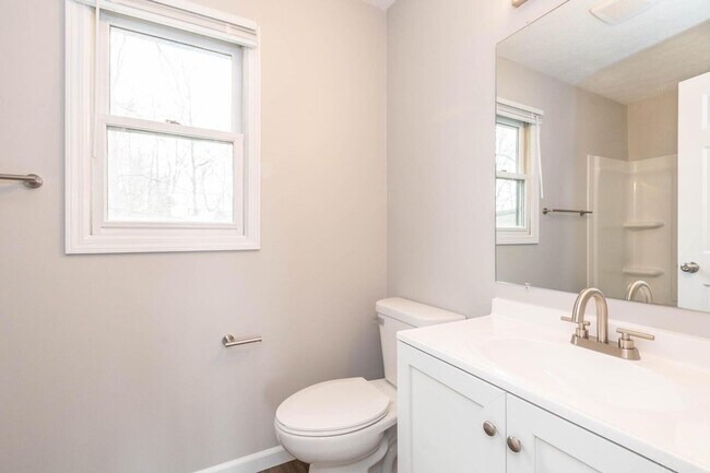 Building Photo - Willow Court Bloomington