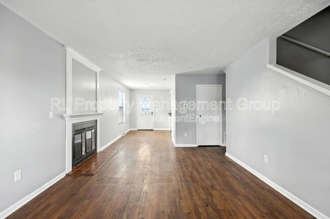 Building Photo - 1094 Farmlane Dr