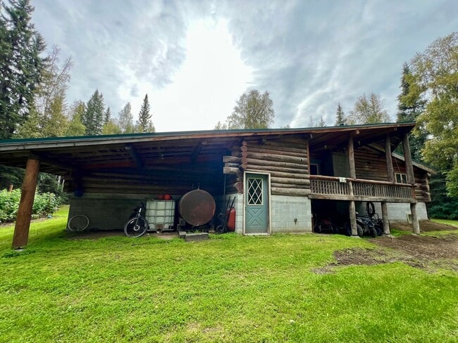 Building Photo - Charming 3-Bedroom Home on 5.84 Acres – Pe...