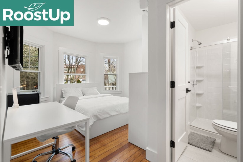 Building Photo - Furnished Bedroom with Private Ensuite Bat...