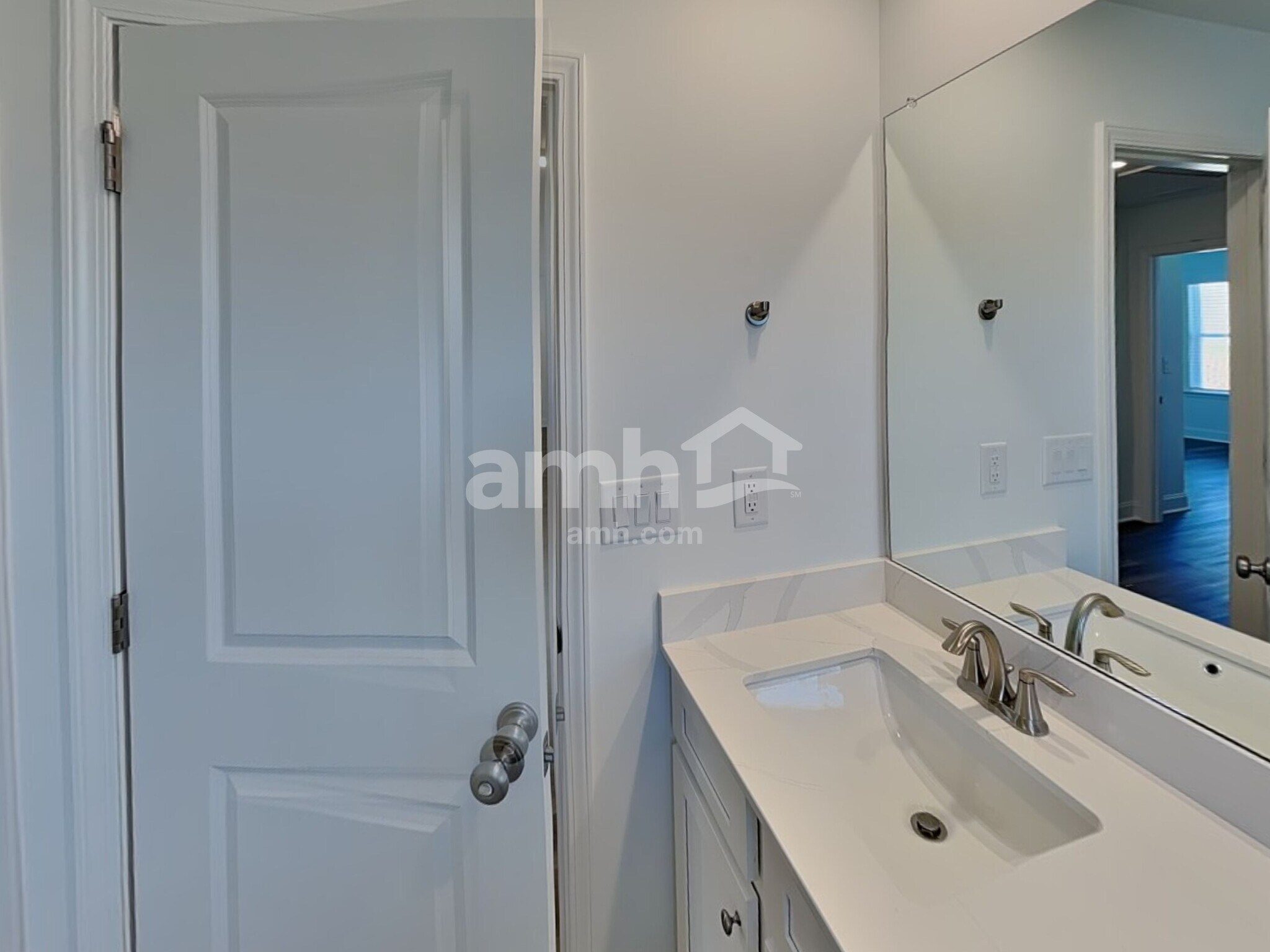 Building Photo - 1409 Aquamarine Dr