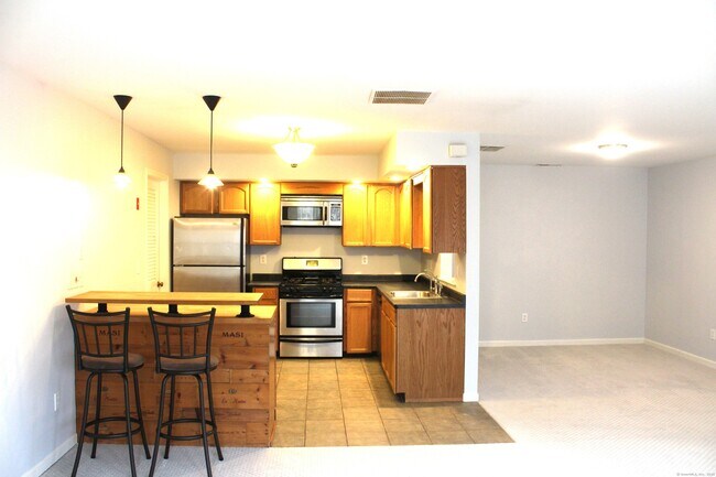 Building Photo - 38 Woodhill Rd