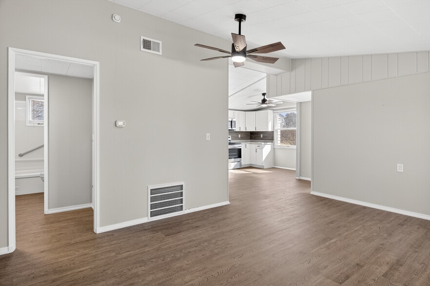 Building Photo - 7525 Mildred Rd