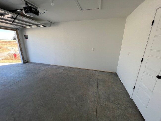 Building Photo - NEW 3 Bedroom Duplex in Duenweg, Missouri!