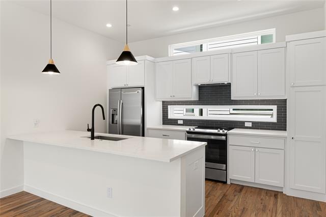 Building Photo - 6319 Richmond Ave