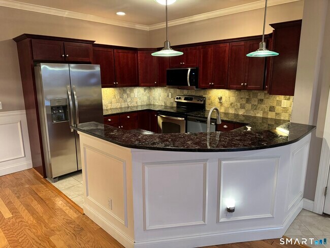 Building Photo - 95 South Ridge Lane