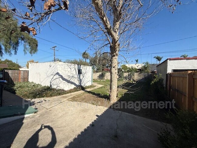 Building Photo - 1201 S Van Ness Ave