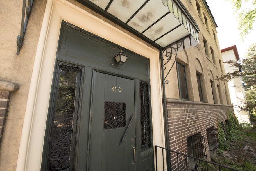 Building Photo - 850 Humboldt St