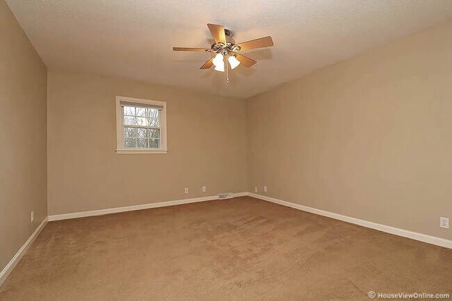Building Photo - 2031 Allen Dr
