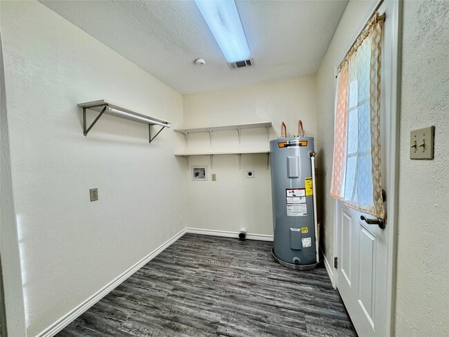 Building Photo - 504 Timber Bay Dr