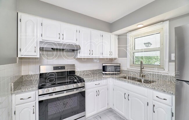 Building Photo - 3608 St Cosmas Ln