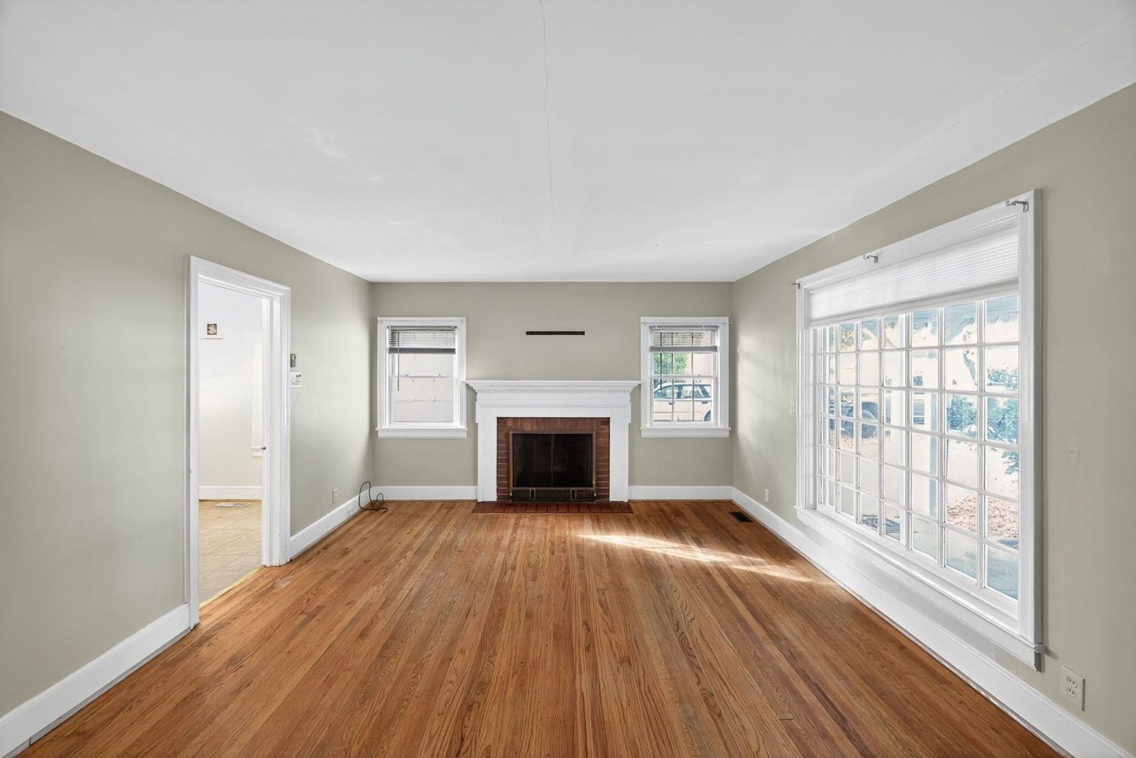Building Photo - 1106 Elwell Ave
