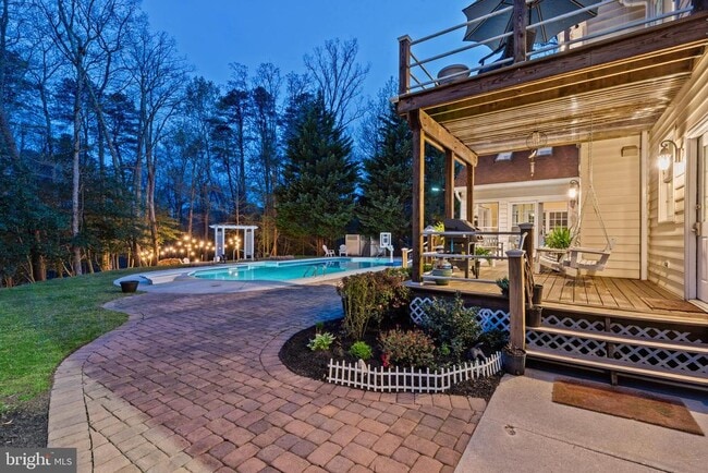 Building Photo - 301 Sturtons Ln