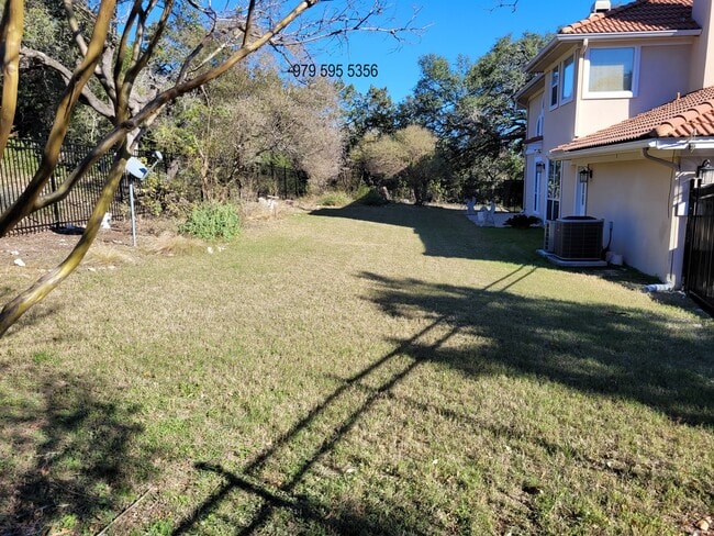 Building Photo - 8504 Young Ln