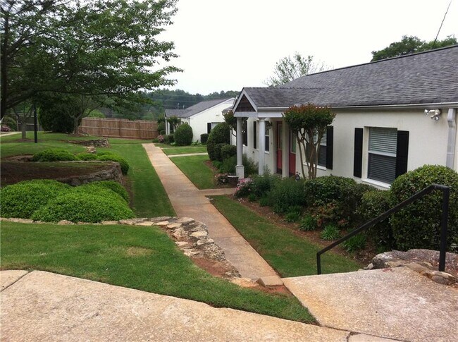 Building Photo - 1581 Stone Gate Ln SE