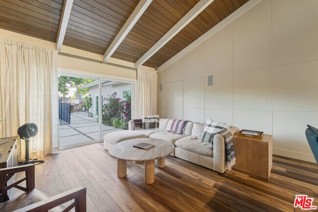 Building Photo - 4731 Deseret Dr