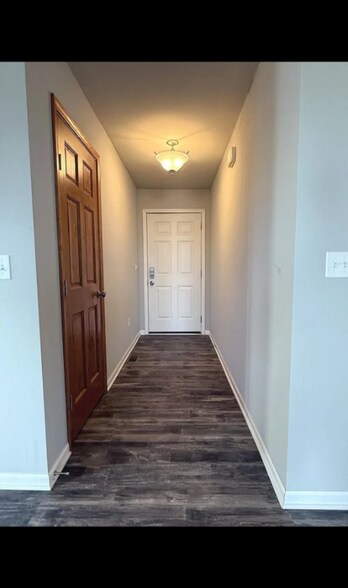 Building Photo - 1044 Witbeck Dr