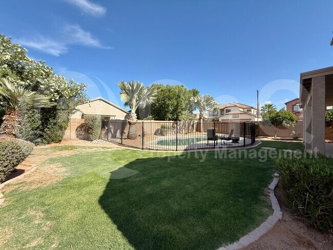 Building Photo - 1445 S Park Grove Cir