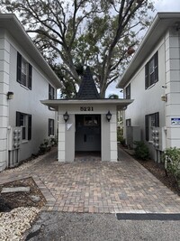 Building Photo - "Charming 1-Bedroom Condo Retreat with Stu...