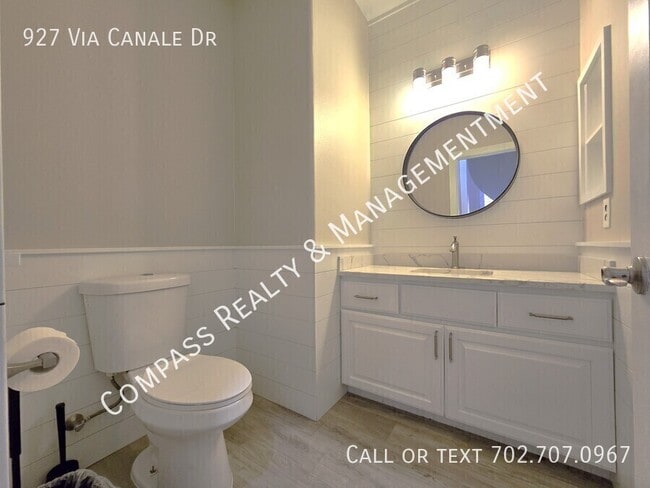 Building Photo - 927 Via Canale Dr