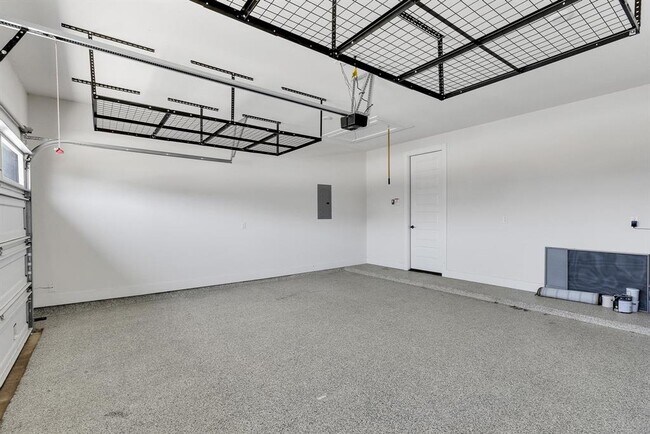 Building Photo - 378 Carpenter Hill Dr