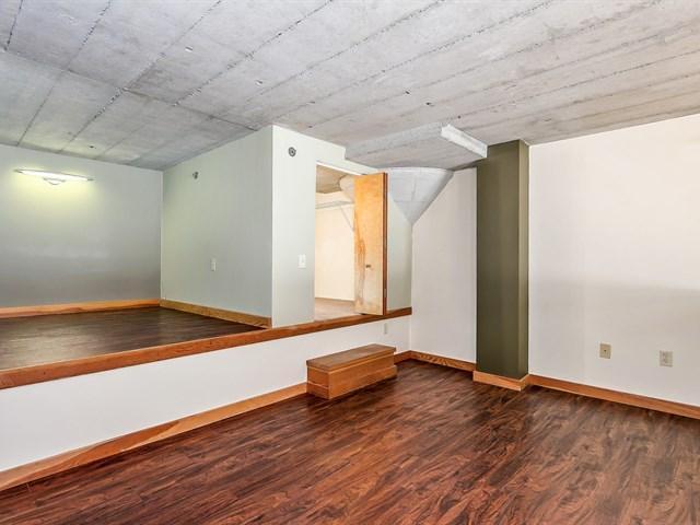 Building Photo - Open Floor Plan Loft in Jack London Square