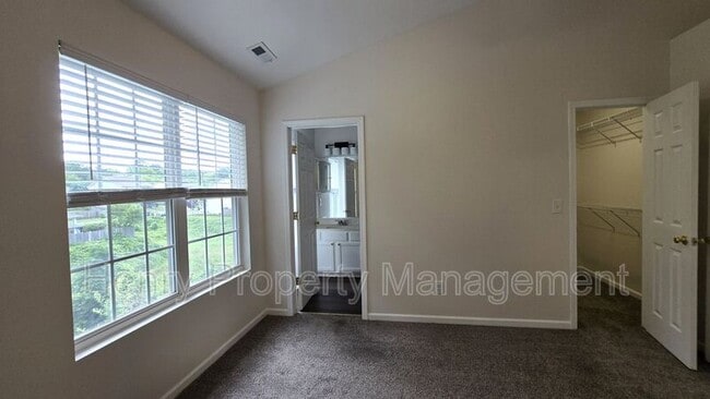 Building Photo - 134 Forthview Way