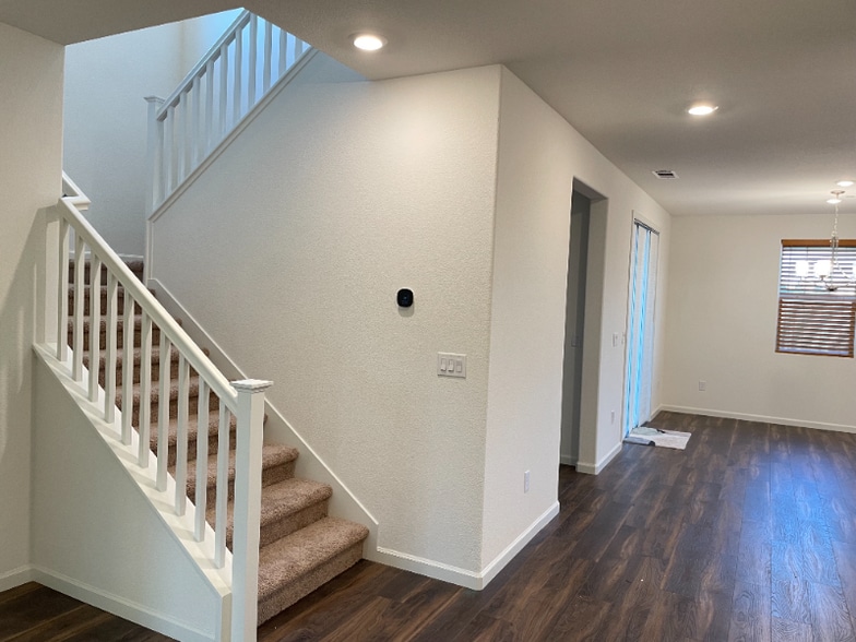 Building Photo - 674 Montelena Ct