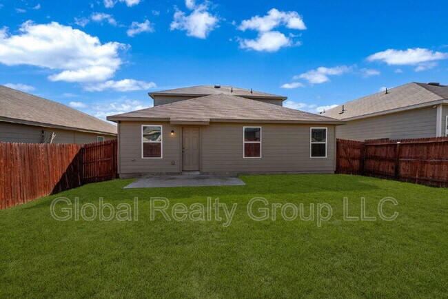 Building Photo - 7139 Quarter Moon