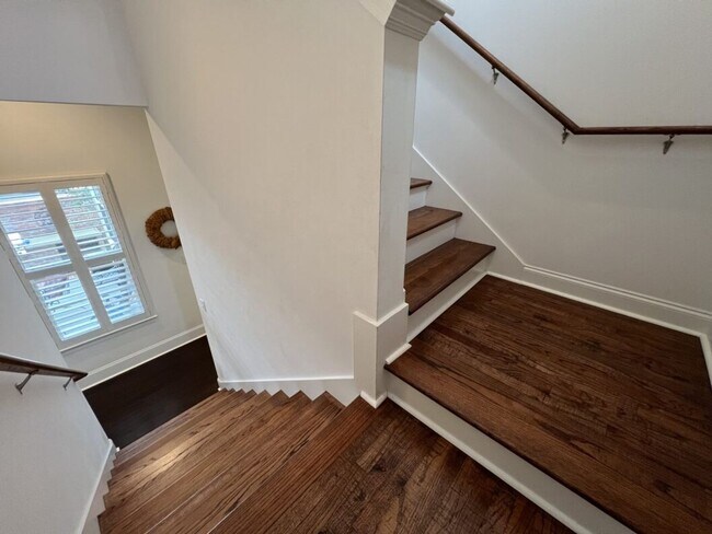 Building Photo - Luxury 4BR Home in Americana | 11 Ft Ceilings, Courtyard Living & Furnished Option