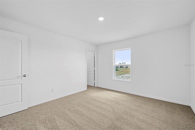 Building Photo - 552 Bay Leaf Dr