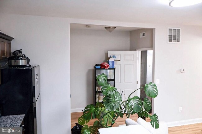 Building Photo - 1734 Bolton St