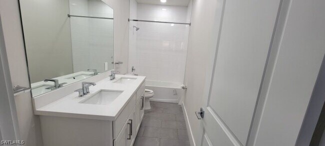 Building Photo - 5004 Jones Dr