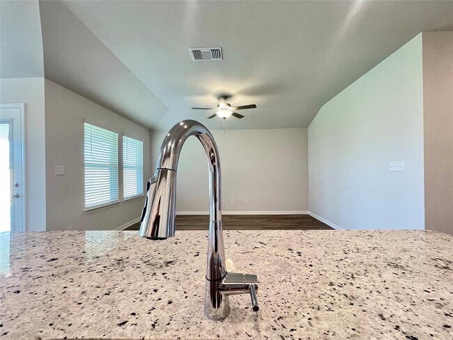 Building Photo - 408 Giorgio Moroder Dr