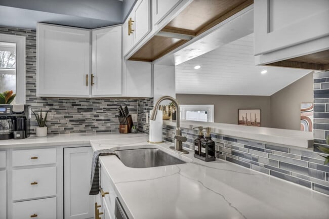 Building Photo - 1036 Union Ave