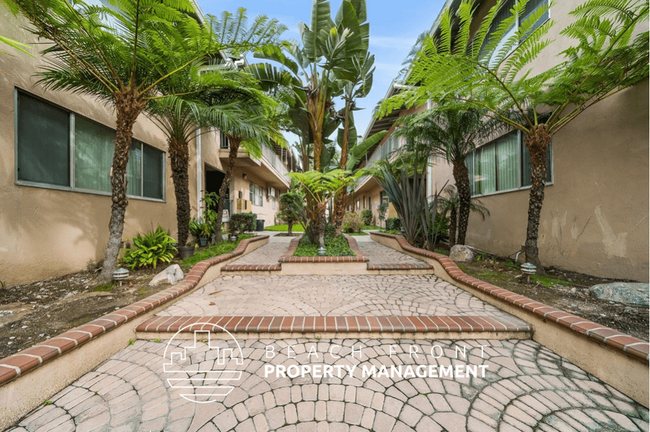 Building Photo - 839-845 Glenway Dr.