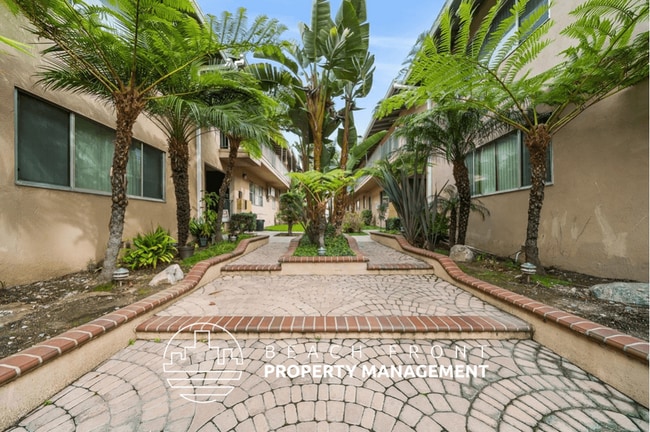 Building Photo - 839-845 Glenway Drive